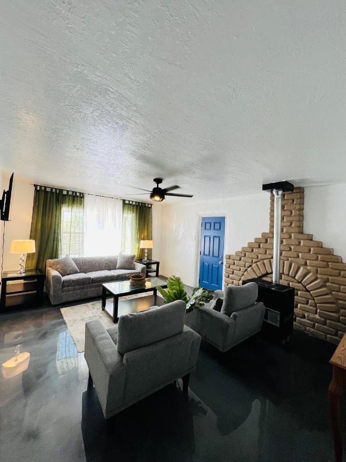 Los Lunas Los Casita Azul- Cozy Blue Houseヴィラ エクステリア 写真